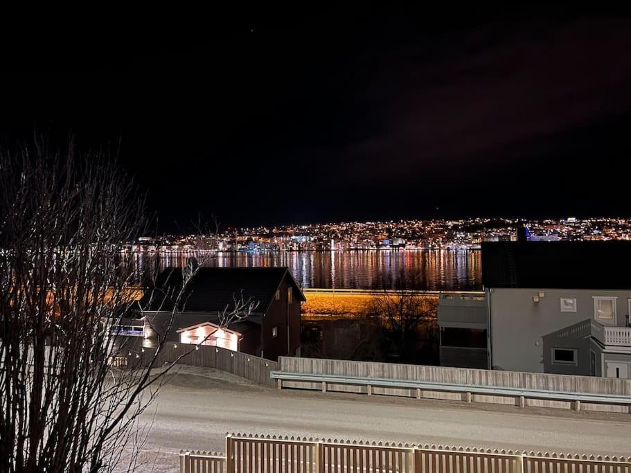 Sentralt Pa Fastlandet Og Gaavstand Til Alle Fasiliteter! Apartment *